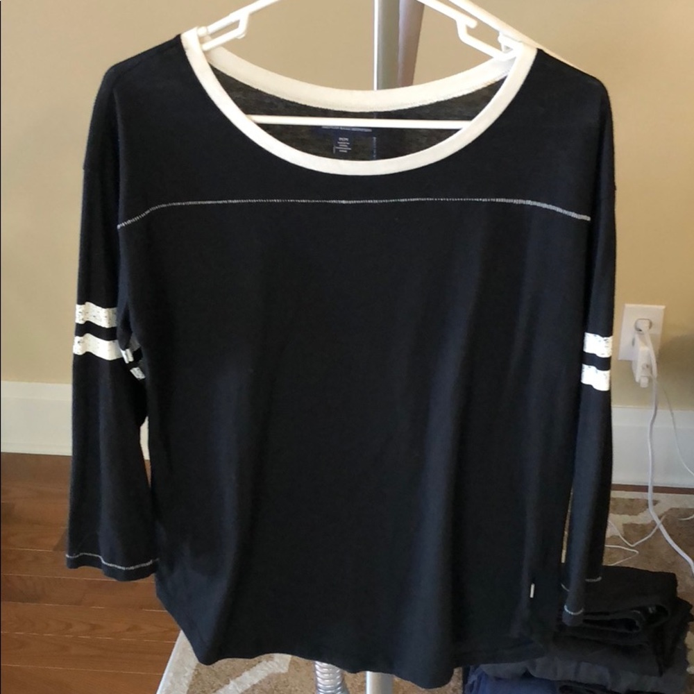 American Eagle basic basketball tee